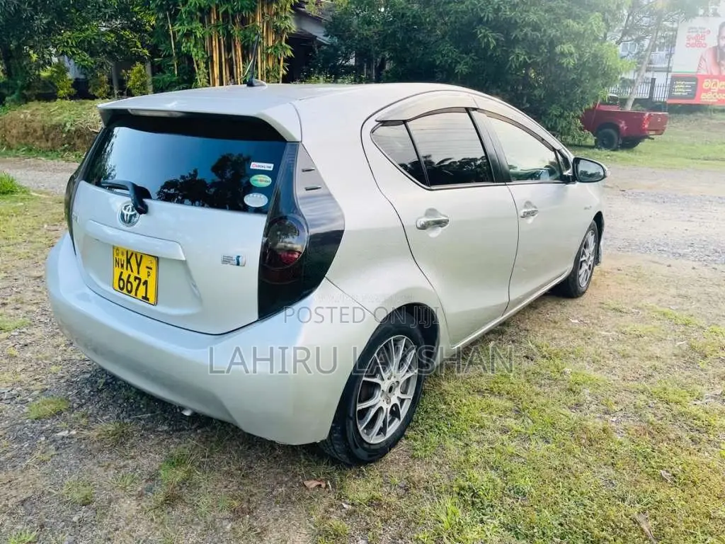 Toyota Aqua 2013 Car (Used)