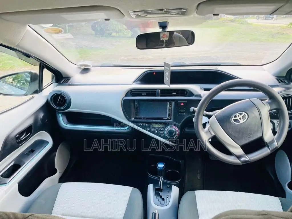 Toyota Aqua 2013 Car (Used)