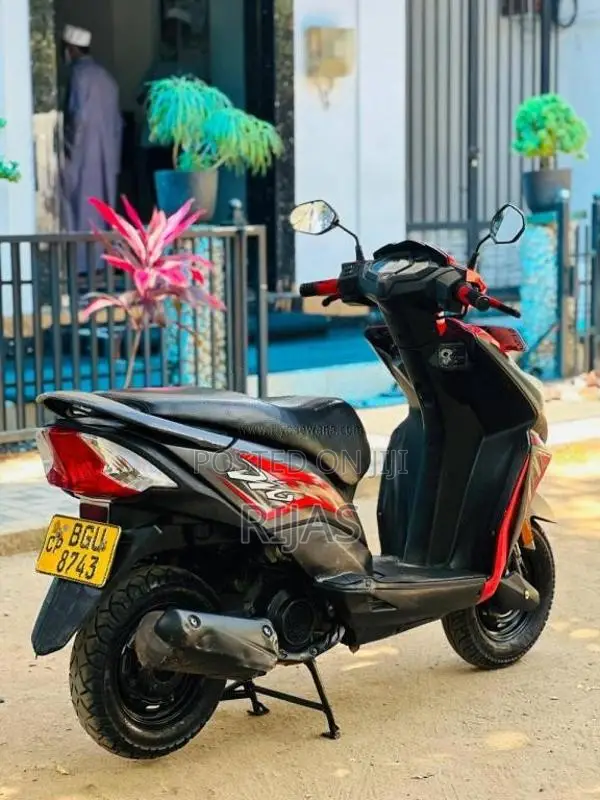 Honda DIO 2018 Motorbike (Used)