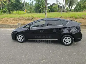 Toyota Prius S Grade 2015 Car (Used)