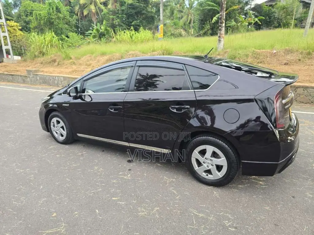 Toyota Prius S Grade 2015 Car (Used)