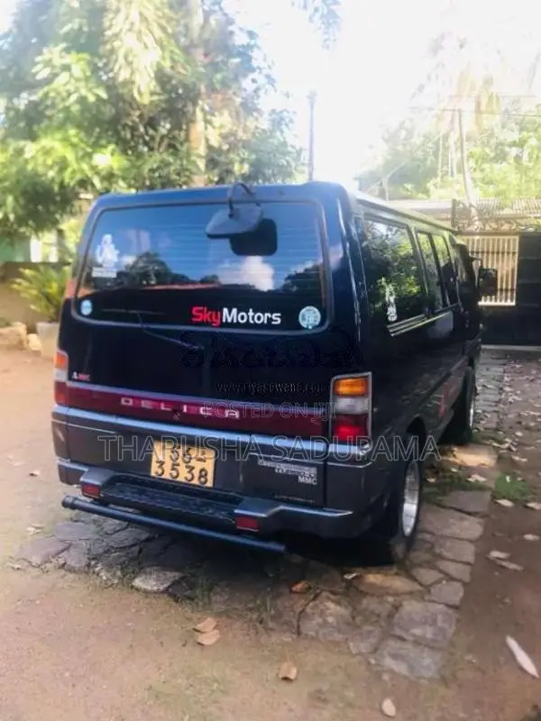 Mitsubishi Delica 1990 Van (Used)