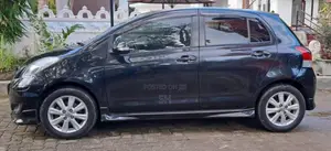 Toyota Vitz Scp 90 2sz fe Engine 2009 Car (Used)