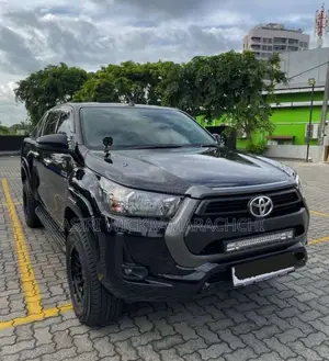Toyota Hilux 2025 Pickup (Used)