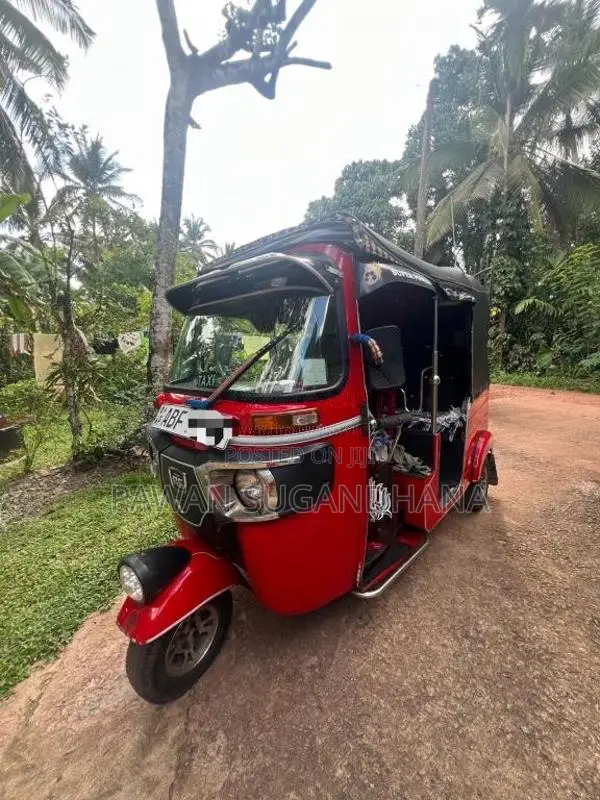 Bajaj Bajaj 2015 Three Wheel (Used)