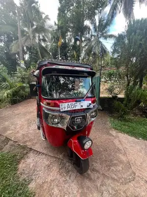 Bajaj Bajaj 2015 Three Wheel (Used)