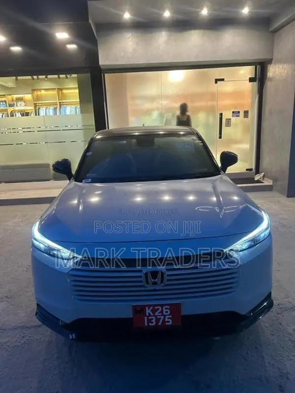 Honda Vezel Z Play Moonroof 2025 SUV Brand New