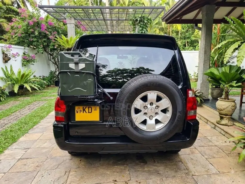 Mitsubishi Montero 2006 SUV (Used)
