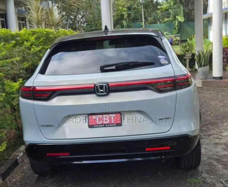 Honda Vezel Z Play 2025 SUV (Used)