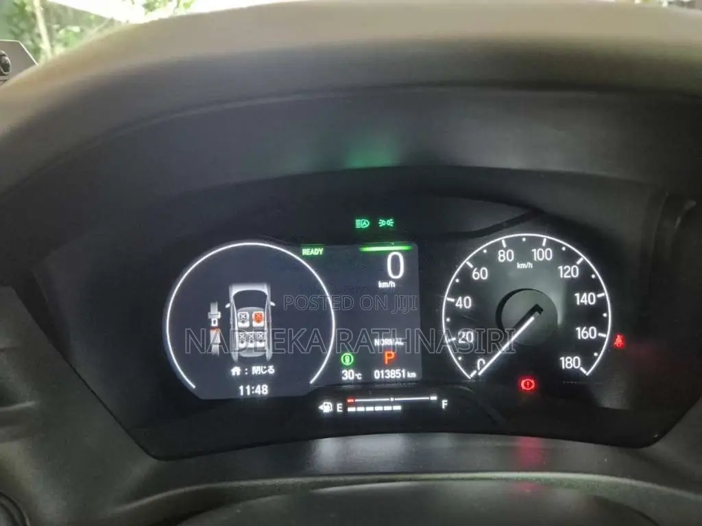 Honda Vezel Z Play 2025 SUV (Used)