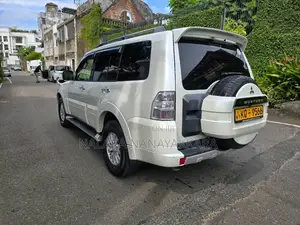 Mitsubishi V93 2011 SUV (Used)
