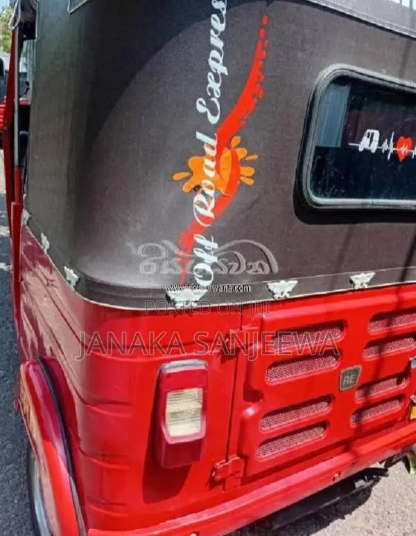 Bajaj 4 Stroke 2015 Three Wheel (Used)