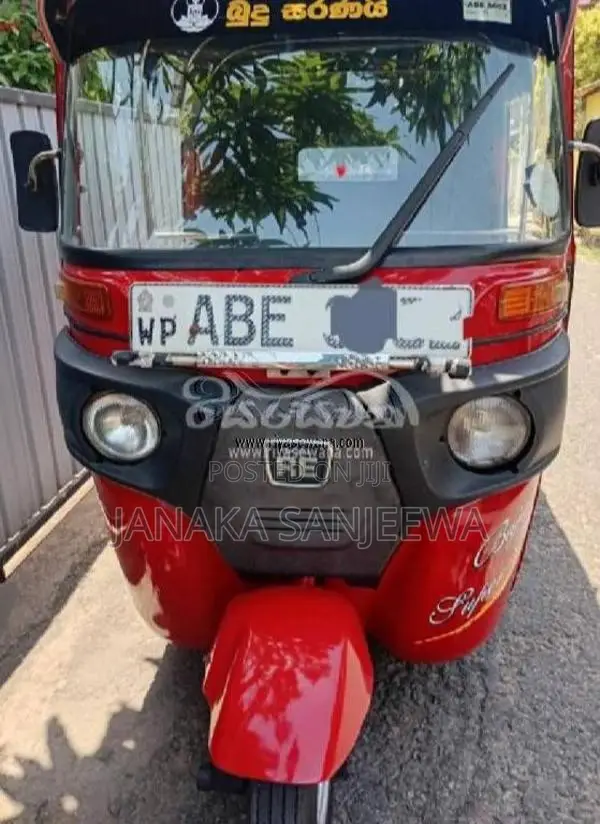 Bajaj 4 Stroke 2015 Three Wheel (Used)