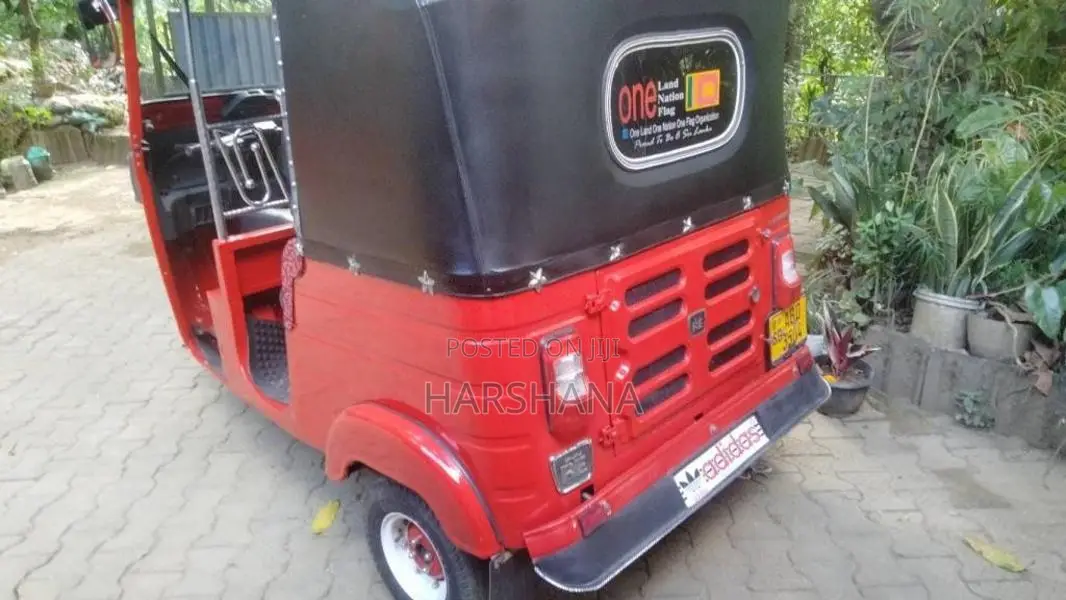 Bajaj RE 205 2015 Three Wheel (Used)