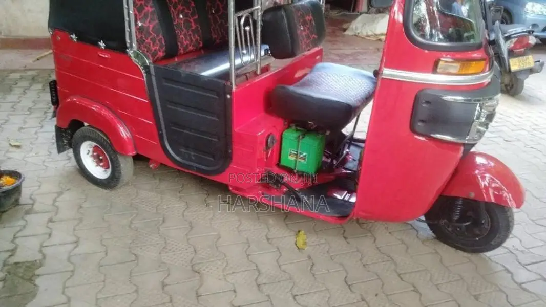 Bajaj RE 205 2015 Three Wheel (Used)