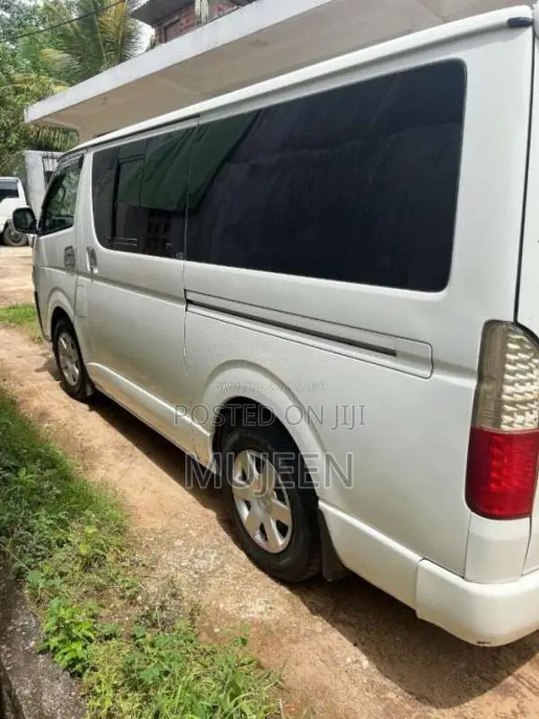 Toyota KDH 200 SUPER GL 2007 Van (Used)