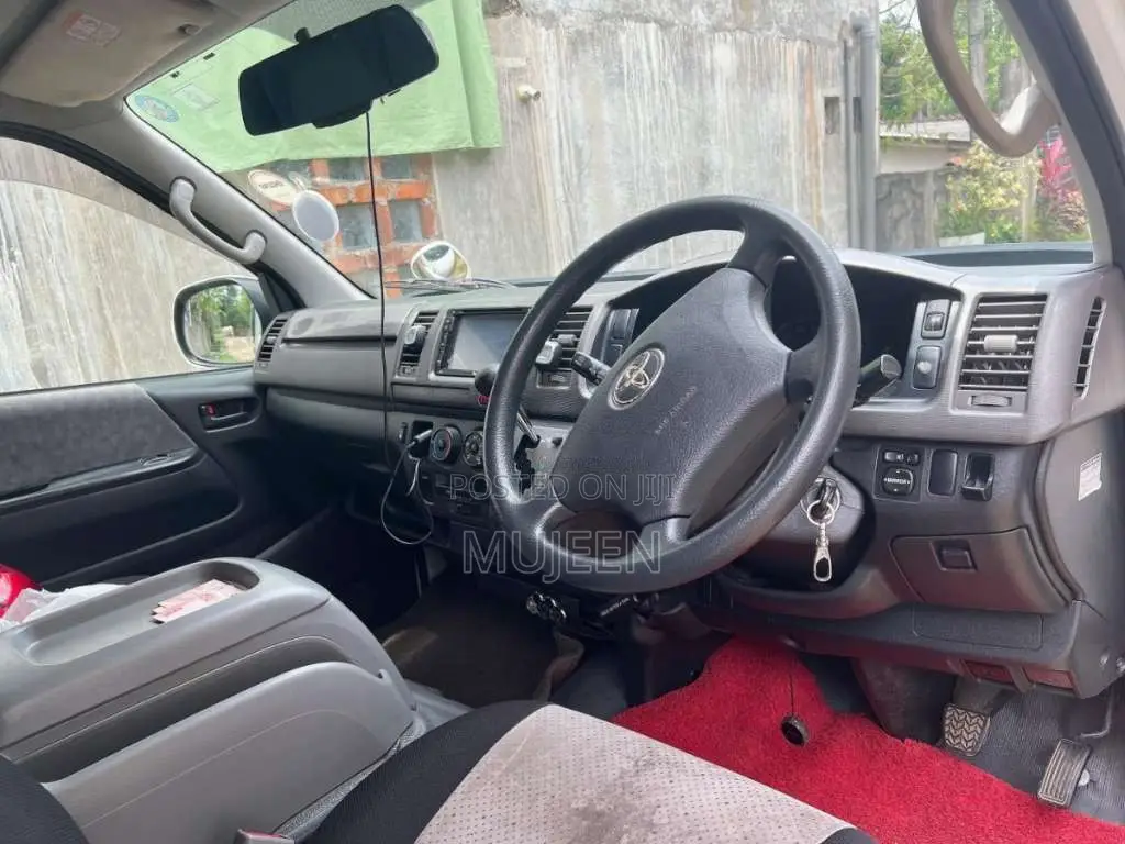 Toyota KDH 200 SUPER GL 2007 Van (Used)