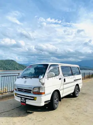 Toyota Super GL Dolphin 1994 Van (Used)