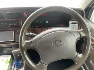 Toyota Super GL Dolphin 1994 Van (Used)