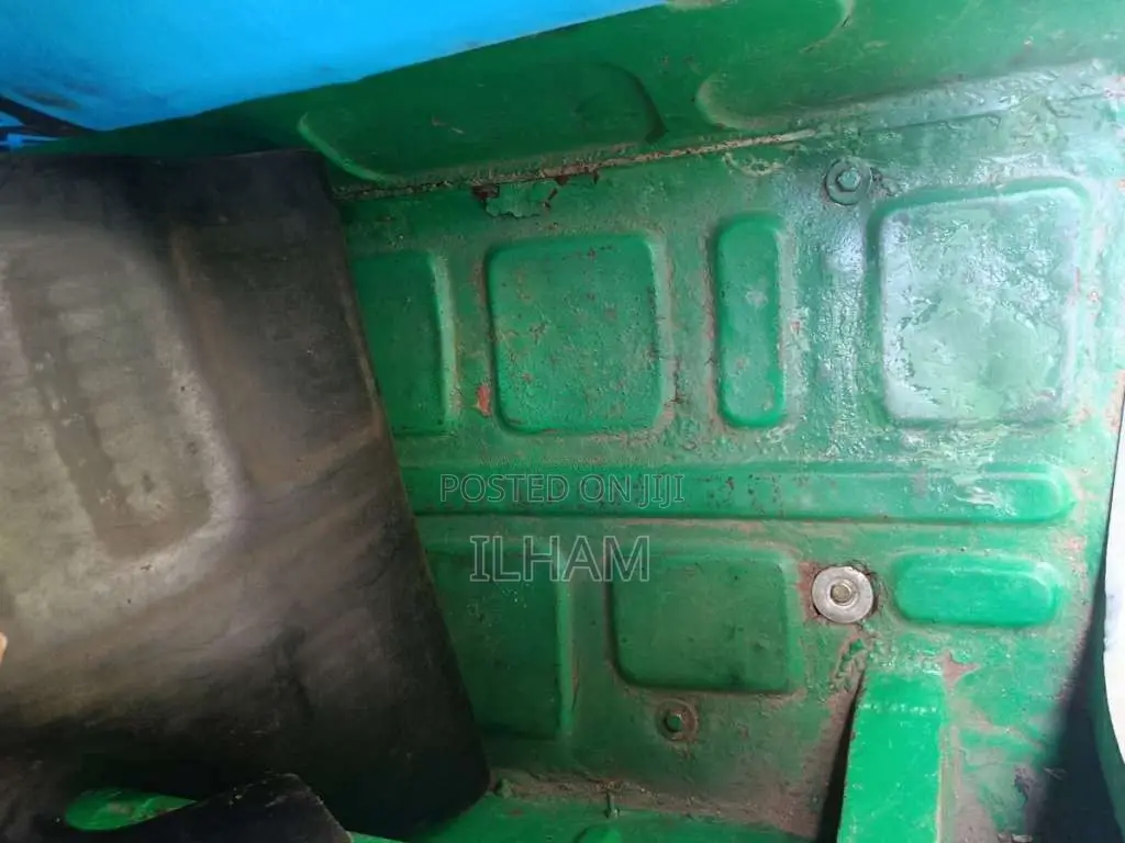 Bajaj 2 Stroke 2000 Three Wheel (Used)