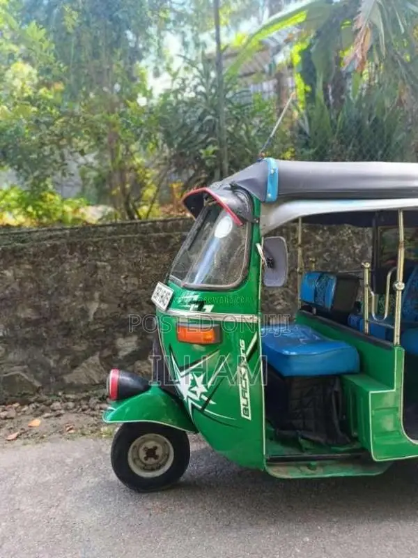 Bajaj 2 Stroke 2000 Three Wheel (Used)