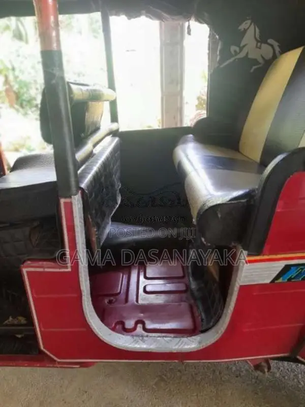 Bajaj 4 Stroke 2011 Three Wheel (Used)