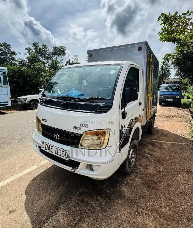 Tata Dimo Batta 2016 Lorry (Used)