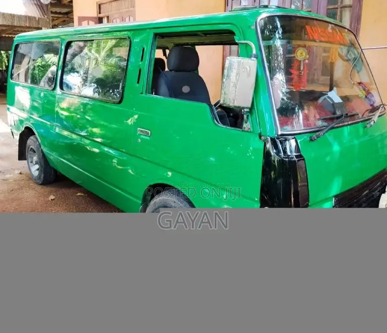 Nissan Vrg 1985 Van (Used)