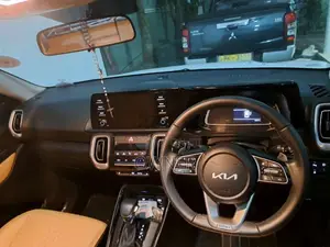 Kia Sonet 2025 SUV (Used)