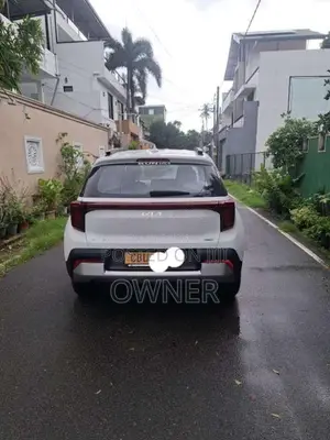 Kia Sonet 2025 SUV (Used)