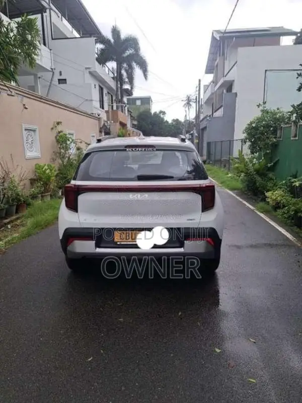 Kia Sonet 2025 SUV (Used)