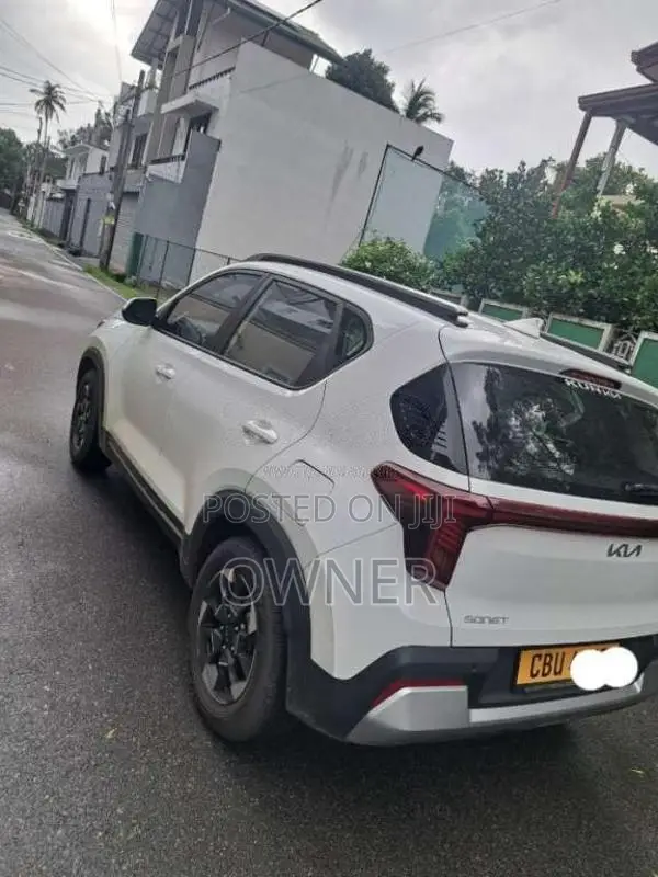 Kia Sonet 2025 SUV (Used)