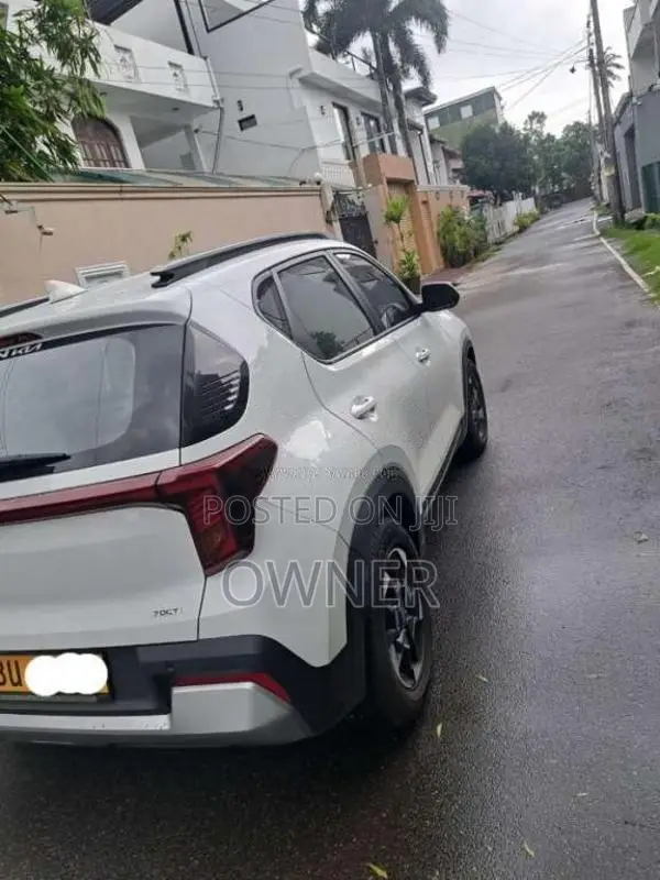 Kia Sonet 2025 SUV (Used)