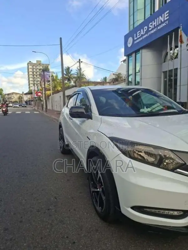 Honda Vezel 2014 SUV (Used)
