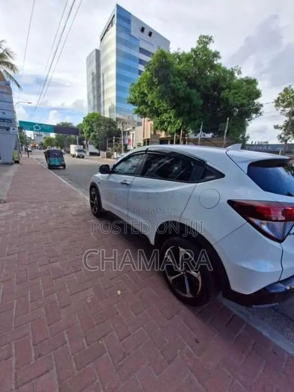 Honda Vezel 2014 SUV (Used)