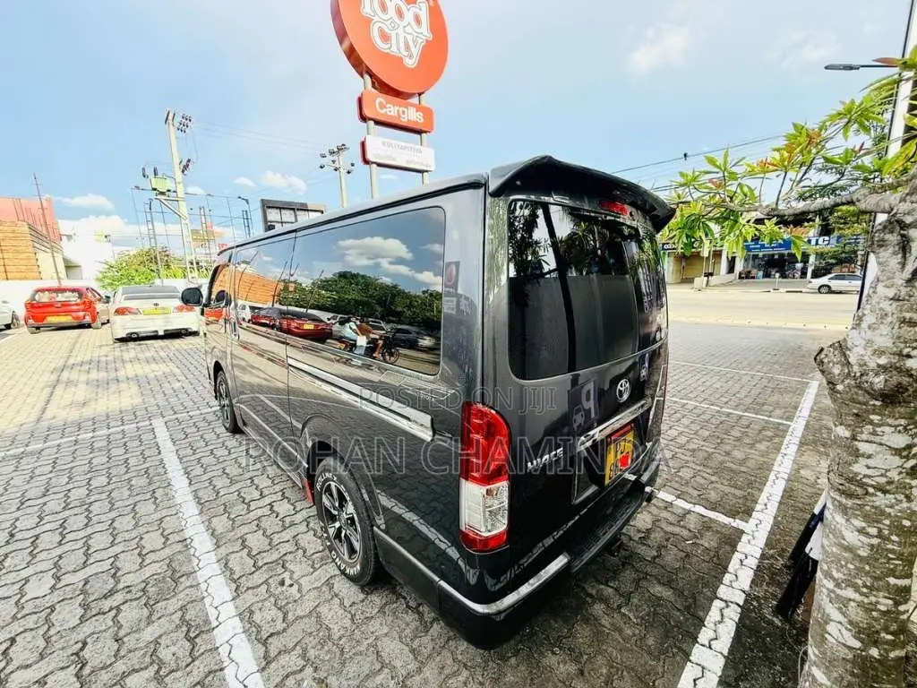 Toyota KDH 201 2014 Van (Used)