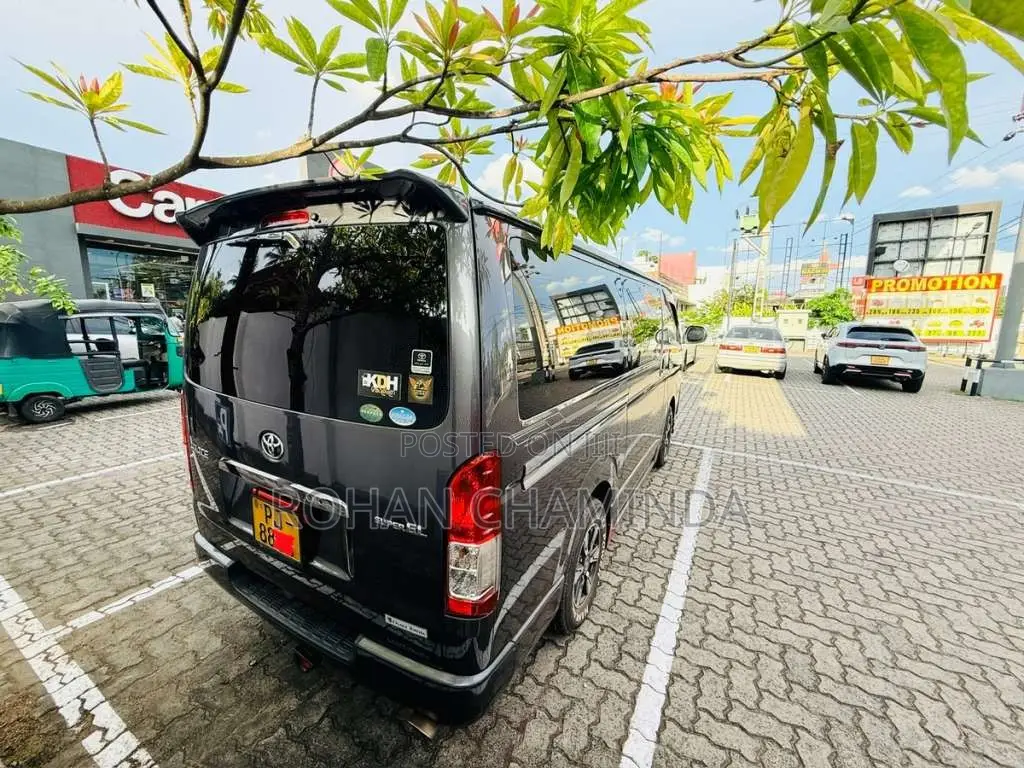 Toyota KDH 201 2014 Van (Used)
