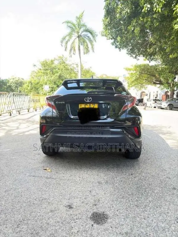 Toyota CHR 2017 SUV (Used)