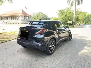 Toyota CHR 2017 SUV (Used)