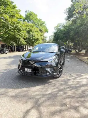 Toyota CHR 2017 SUV (Used)