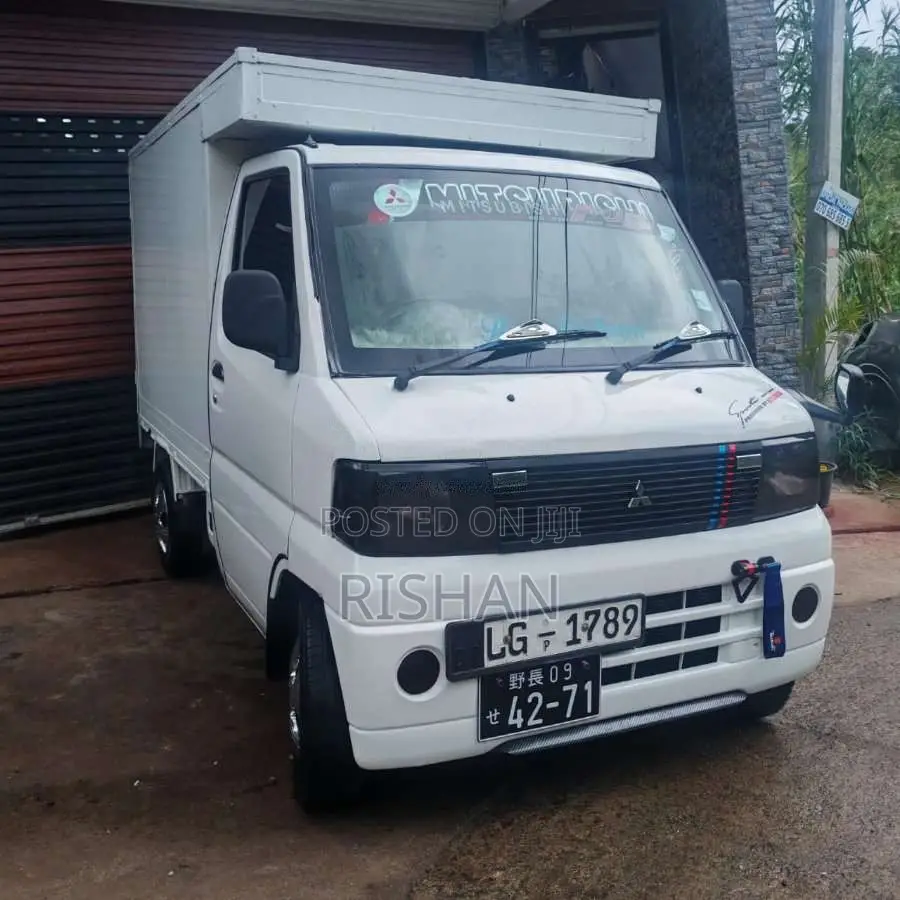 Mitsubishi MiniCab 2002 Lorry (Used)
