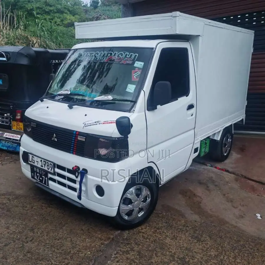 Mitsubishi MiniCab 2002 Lorry (Used)