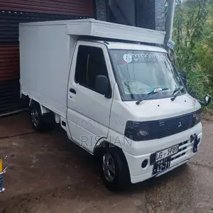 Mitsubishi MiniCab 2002 Lorry (Used)