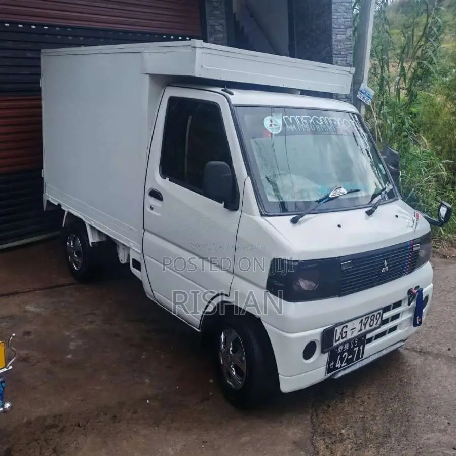 Mitsubishi MiniCab 2002 Lorry (Used)