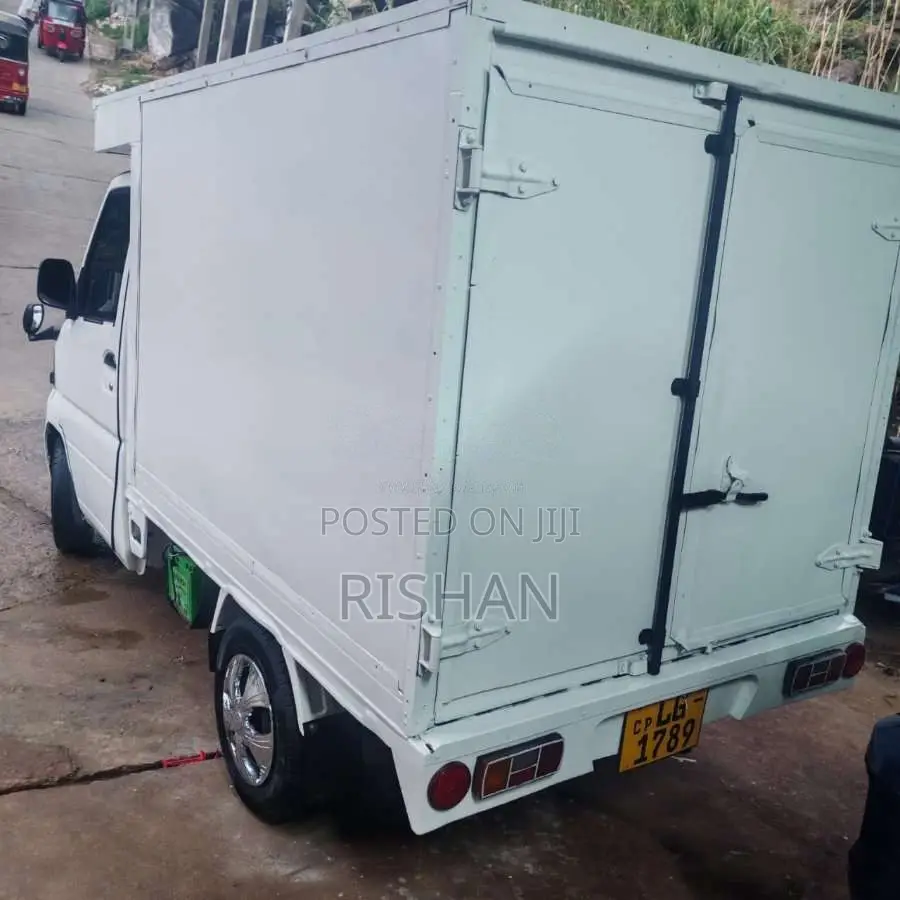 Mitsubishi MiniCab 2002 Lorry (Used)