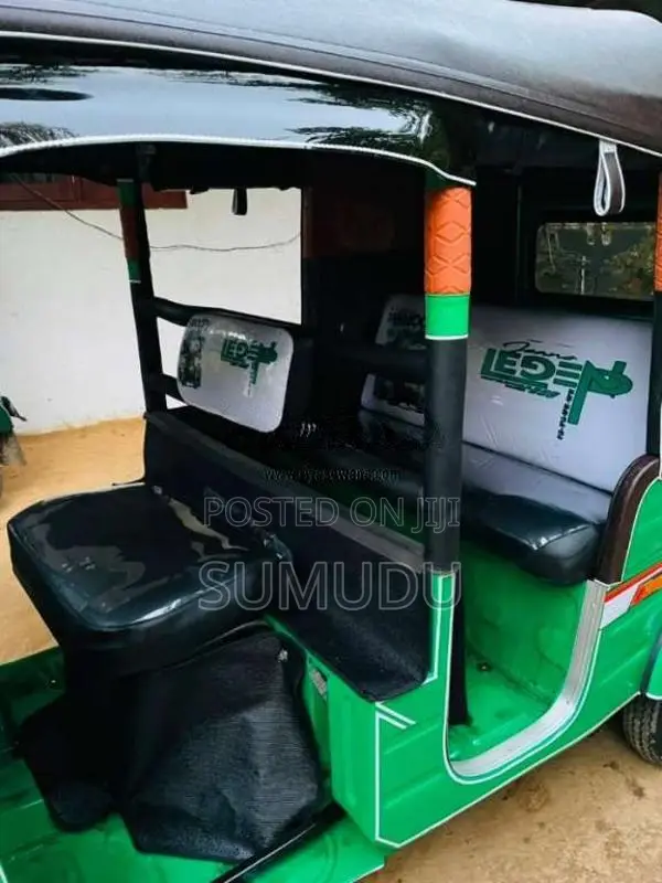 Bajaj 2 Stroke 2004 Three Wheel (Used)
