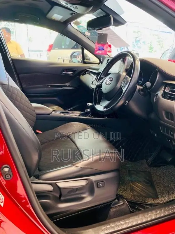Toyota CHR NGX 10 2018 SUV (Used)