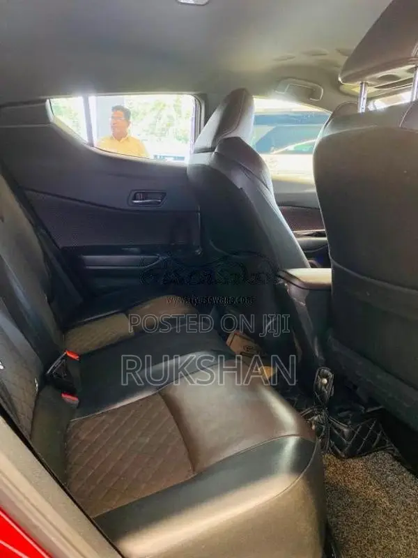 Toyota CHR NGX 10 2018 SUV (Used)