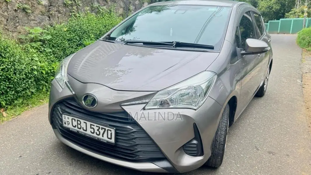 Toyota Vitz Safety 2017 Car (Used)