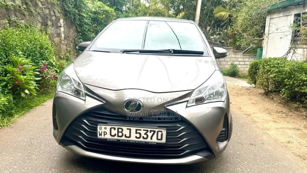 Toyota Vitz Safety 2017 Car (Used)